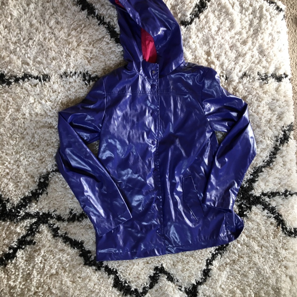 A rain girls rain coat in a xl.